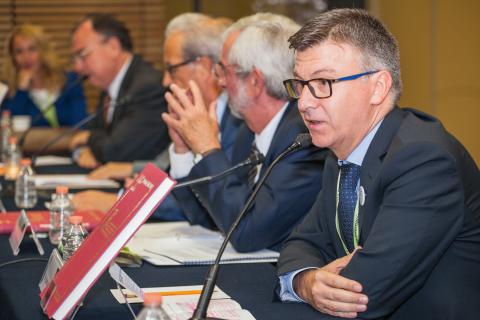 Los rectores de la Universidad de Salamanca y UNAM presentan en el marco de FILUNI la coedición del facsímil ‘Regimiento solar’ del siglo XVI