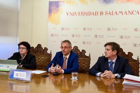 Izaskun Álvarez, Ricardo Rivero y Fernando Almaraz durante la rueda de prensa