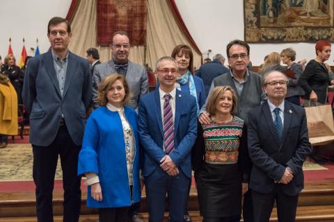 El rector entrega las distinciones a 55 miembros del Personal de Administración y Servicios