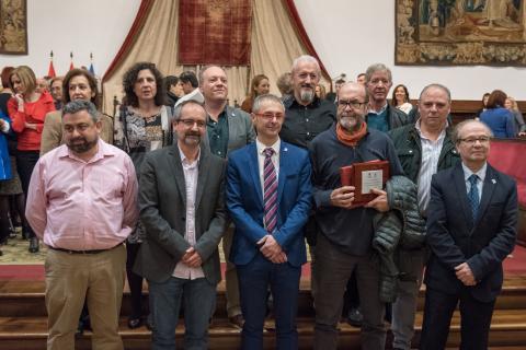 El rector entrega las distinciones a 55 miembros del Personal de Administración y Servicios