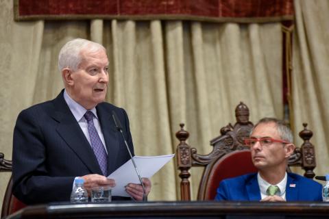 Víctor García de la Concha impartió la conferencia inaugural de los cursos de verano.
