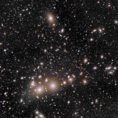 El cúmulo de galaxias en la constelación de Perseo