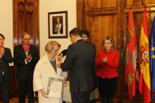 La excatedrática de Derecho Procesal, Mª del Carmen Calvo Sánchez, condecorada con la Cruz de Honor de la Orden de San Raimundo de Peñafort
