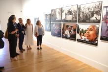 La embajadora de Canadá en España inaugura la exposición fotográfica ‘Puntos de vista’